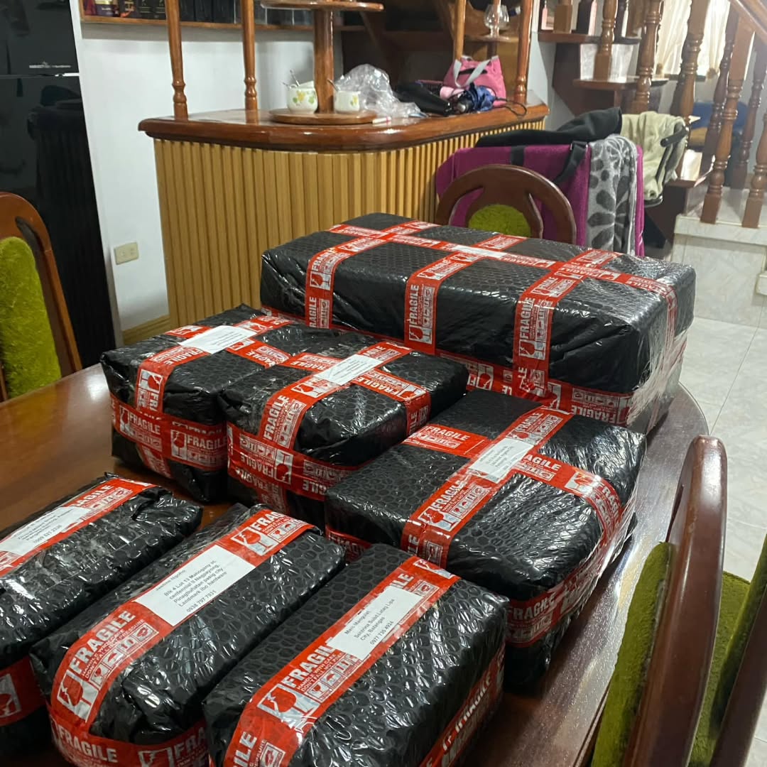 Parcel delivery photo